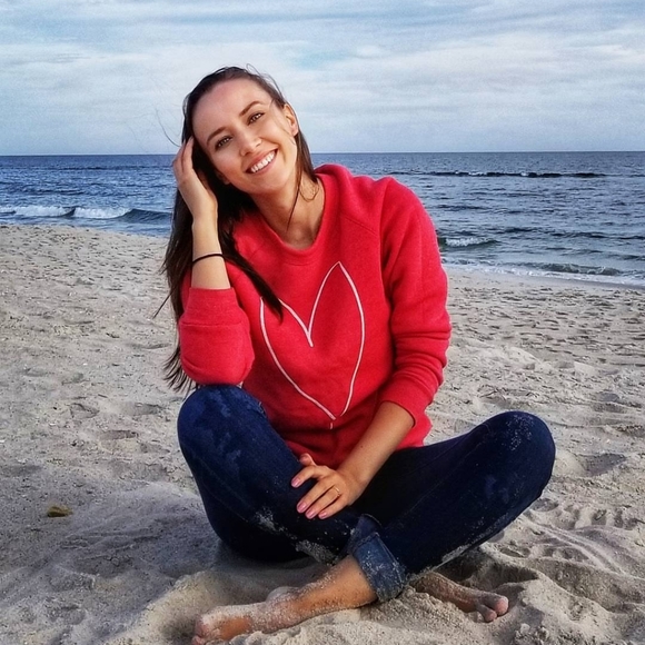 Hi! π I'm Eva! - Picture 2 of 3